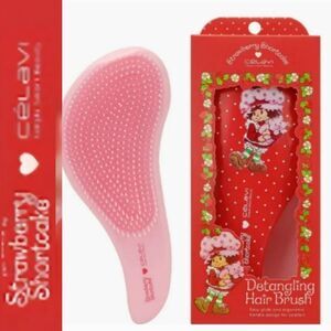 Celavi X Strawberry Shortcake Detangling Hair Brush